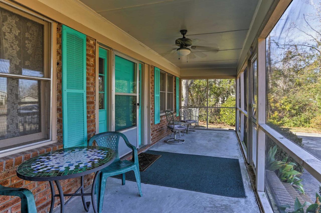 Lake Waccamaw Home With Fenced Yard And Shared Pier! Exterior photo