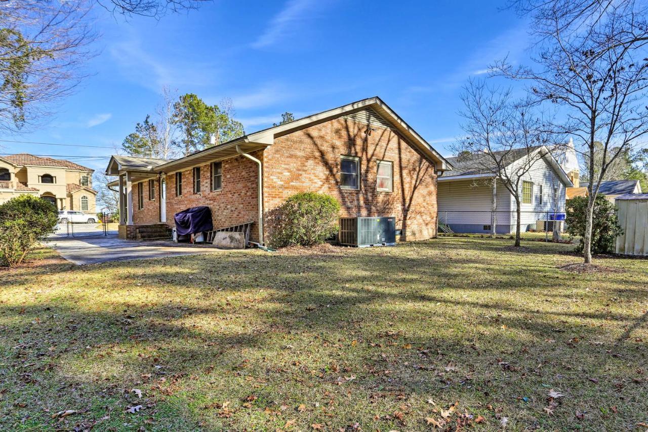 Lake Waccamaw Home With Fenced Yard And Shared Pier! Exterior photo