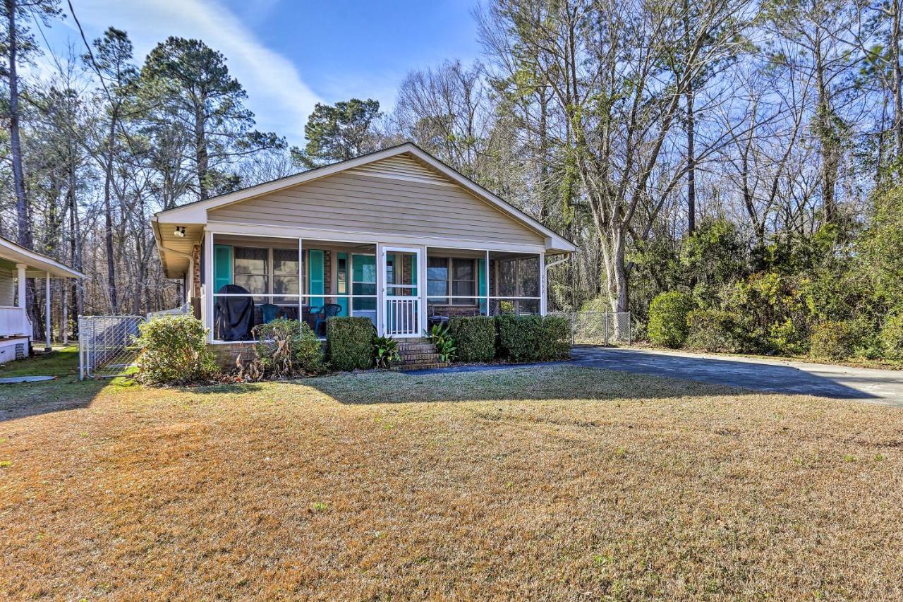 Lake Waccamaw Home With Fenced Yard And Shared Pier! Exterior photo